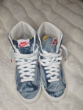 Nike Denim-Style High-Top Sneakers in Blue, White and Orange
